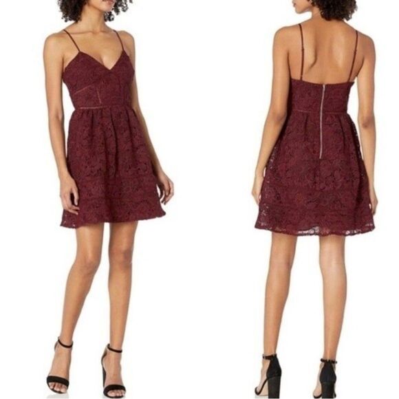 BB Dakota Revolve Lace Mini Dress Size 0 Deep Red Fall Summer Pantone - Picture 1 of 4